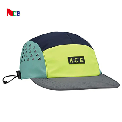 Logo bordir 5 Panel Camper Hat Dengan Flat Brim Nylon Webbing Satu ukuran cocok untuk semua