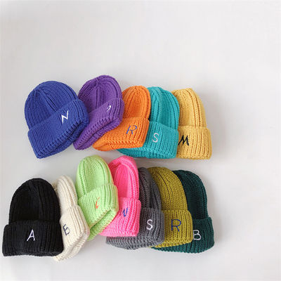 100pcs/Karton Topi Beanie Rajut Musim Dingin dengan Pola Bordir/Kosong