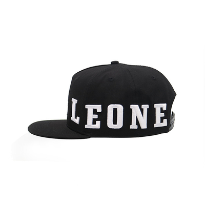 Topi Snapback Visor Datar Hitam Daya Tahan Tinggi Dengan Logo Bordir