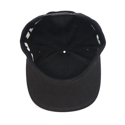Topi Snapback Visor Datar Hitam Daya Tahan Tinggi Dengan Logo Bordir