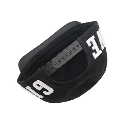 Topi Snapback Visor Datar Hitam Daya Tahan Tinggi Dengan Logo Bordir