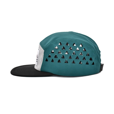 100% Polyester 5 Panel Laser Cutting Camper Gorra Cap Dengan Label Anyaman