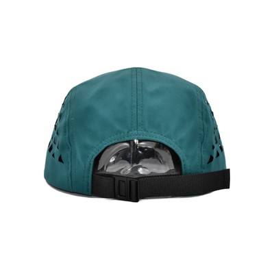 100% Polyester 5 Panel Laser Cutting Camper Gorra Cap Dengan Label Anyaman