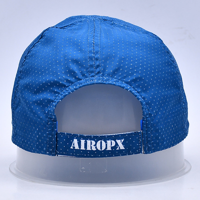Topi Golf Ringan yang Dapat Disesuaikan Dengan Pinggiran Melengkung Desain Kustom