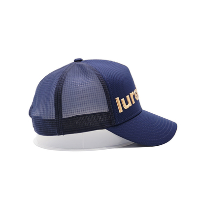 Topi Trucker Snapback Biru Logo Logam Dengan Pita Penahan Keringat Katun