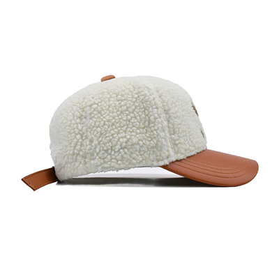 Cap Baseball Baju Bergaya Dengan Warna yang Cocok