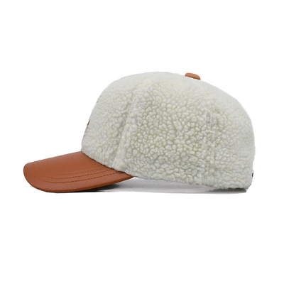 Cap Baseball Baju Bergaya Dengan Warna yang Cocok