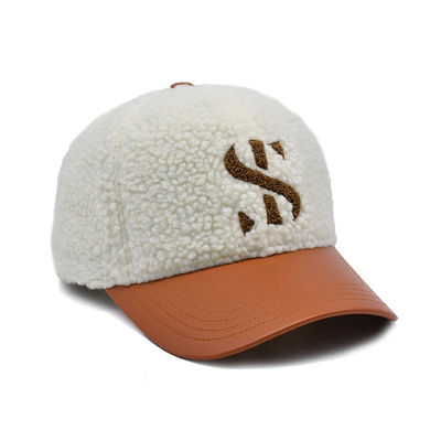 Cap Baseball Baju Bergaya Dengan Warna yang Cocok