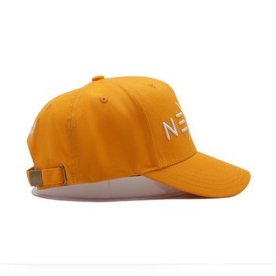 Tali yang dapat disesuaikan Profil visor melengkung Baseball Cap dengan jahitan warna kain yang terkoordinasi