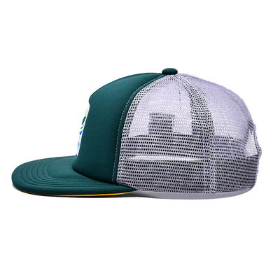 Customized Sponge Comfortable 6 Panel Flat Visor Dibangun Trucker Cap Dengan Patch bordir