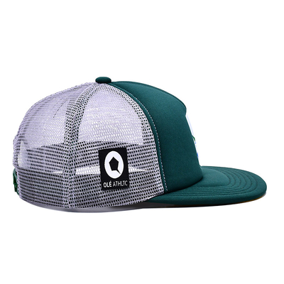 Customized Sponge Comfortable 6 Panel Flat Visor Dibangun Trucker Cap Dengan Patch bordir
