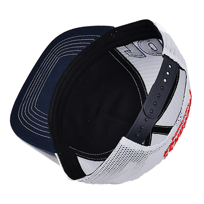 Dibuat dari profil Truk Cap dengan Snapback Plastik dan logo bordir