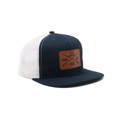 Disesuaikan bordir Eyelets 6 Panel Trucker Cap dengan Pre Curved Visor