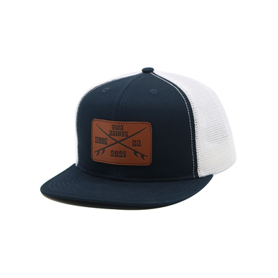 Disesuaikan bordir Eyelets 6 Panel Trucker Cap dengan Pre Curved Visor