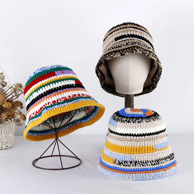 Custom Crochet Hat Musim Gugur Musim Dingin Berwarna Kerajinan Tangan Bergaris Dipakaikan Serbaguna Crochet Bucket Hats tebal Wanita Penangkap Ikan