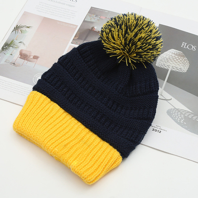 Topi Musim Gugur Musim Dingin Mencocokkan Boneka Berjubah Skully Bergaya Panas Dengan Pompom Kulit Pom Pom Pom Untuk Wanita Boneka Mode Warna Dua