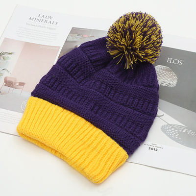 Topi Musim Gugur Musim Dingin Mencocokkan Boneka Berjubah Skully Bergaya Panas Dengan Pompom Kulit Pom Pom Pom Untuk Wanita Boneka Mode Warna Dua