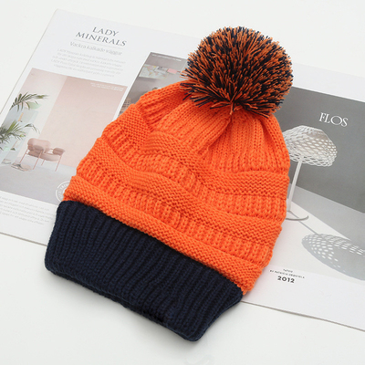 Topi Musim Gugur Musim Dingin Mencocokkan Boneka Berjubah Skully Bergaya Panas Dengan Pompom Kulit Pom Pom Pom Untuk Wanita Boneka Mode Warna Dua