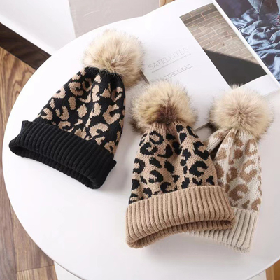 Kualitas Tinggi Pom Pom Musim Dingin Leopard Cetak Beanie Grosir Lembut Panas Merapikan topi Beanie