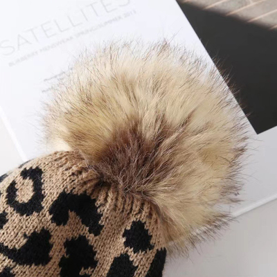Kualitas Tinggi Pom Pom Musim Dingin Leopard Cetak Beanie Grosir Lembut Panas Merapikan topi Beanie