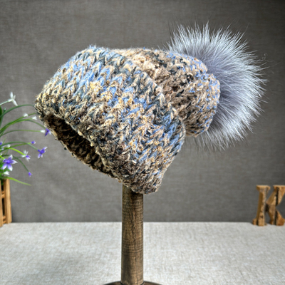 2024 Topi Baru Wanita Cashmere Knitted Topi Musim Gugur/Musim Dingin Bulu Rubah Pompom Topi Curled Edge Warna Perlindungan Topi Telinga