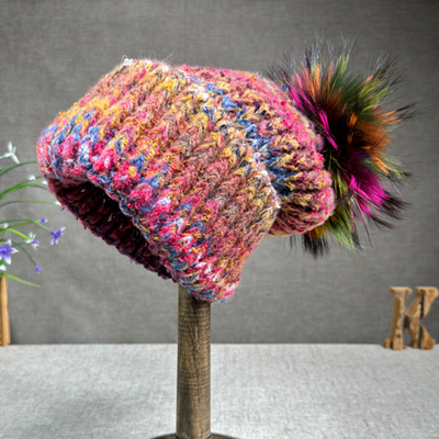 2024 Topi Baru Wanita Cashmere Knitted Topi Musim Gugur/Musim Dingin Bulu Rubah Pompom Topi Curled Edge Warna Perlindungan Topi Telinga