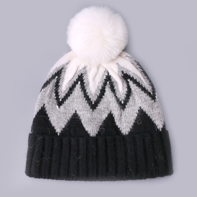 Custom bordir Beanie Musim dingin rajutan Strip berpola hangat lembut Pompom Puff cetak Beanie Produsen