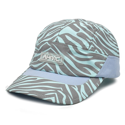 Outdoor Adjustable Baseball Sports Cap Ringan Reflektif Cepat Kering 5 Panel Sports Hat dengan Buckle Back
