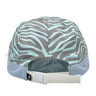 Outdoor Adjustable Baseball Sports Cap Ringan Reflektif Cepat Kering 5 Panel Sports Hat dengan Buckle Back