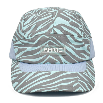 Outdoor Adjustable Baseball Sports Cap Ringan Reflektif Cepat Kering 5 Panel Sports Hat dengan Buckle Back