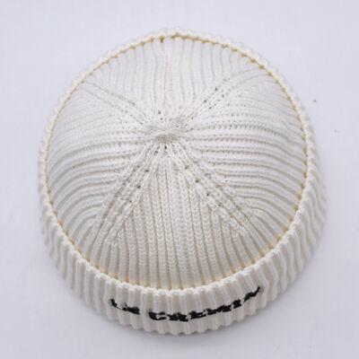 Topi topi OEM yang menawarkan desain ringan yang dapat dikemas untuk perjalanan dan acara pemasaran