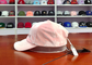 Kain beludru Pink 6 Panel topi Baseball Dengan Logo Bordir / Topi Kurva Bill